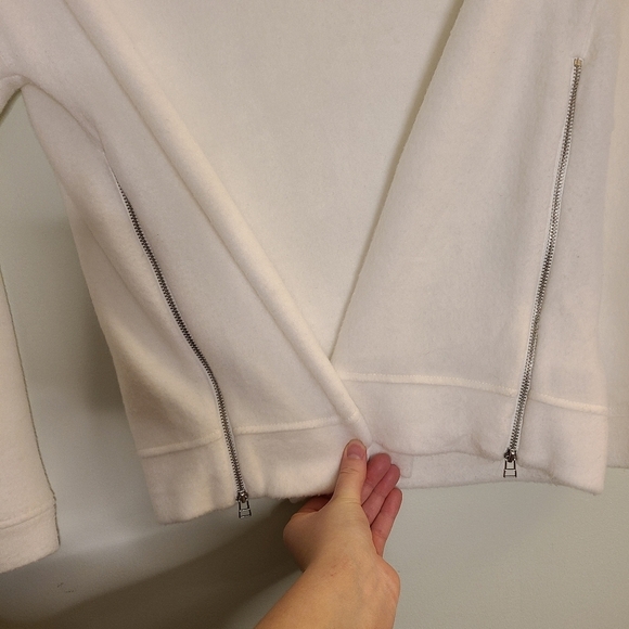 BDG Urban Outfitters White Crew Neck Pullover Sweater Size XS Side Zipper Fleece - Picture 5 of 10